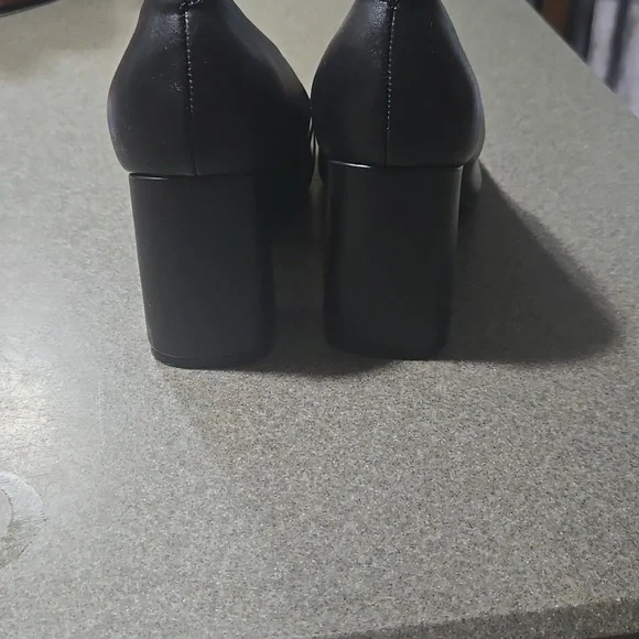 Calvin Klein Block Heel - Picture 2 of 3